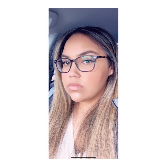 Meet your Posher, Mari - Picture 1 of 1